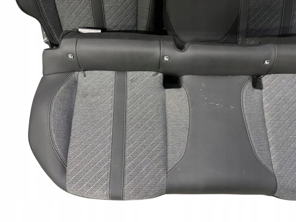 фото №7, Peugeot 2008 ii 2024 сиденья / заднее сиденье / комплект