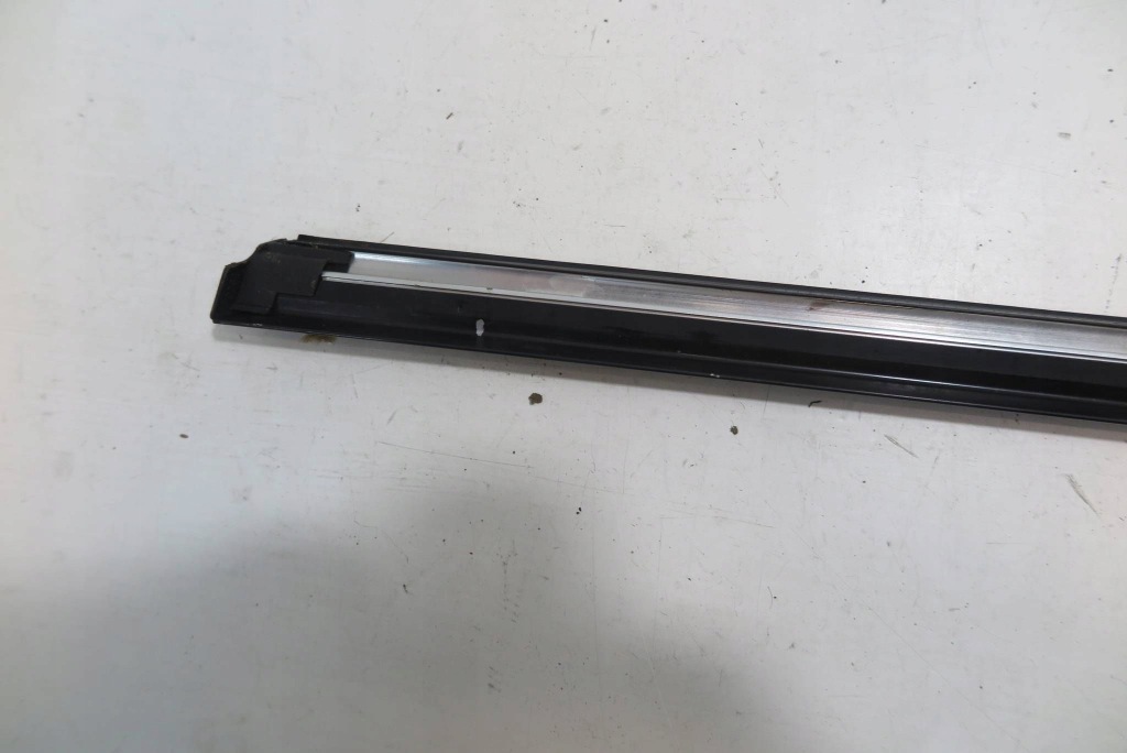 Молдинг скло лівий задній ліва mercedes benz clk w209 рестайлінг Зі Шроту