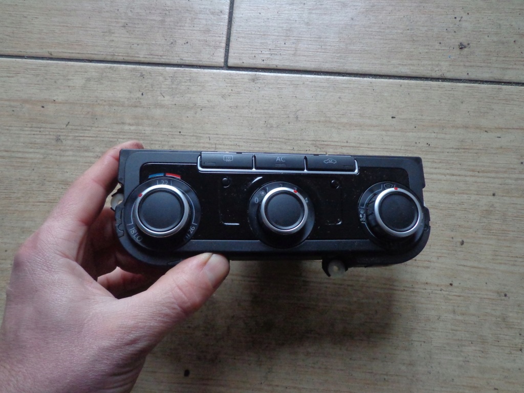 фото №1, Golf 6 iv 09r. панель обдув