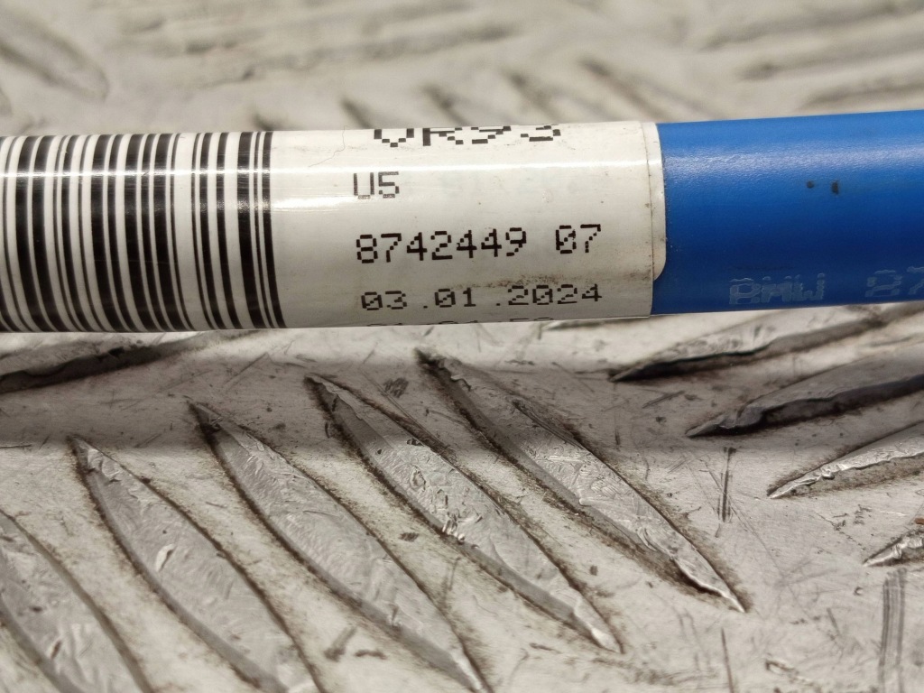 Bmw оригінальний номер 8742449 x1 u11 шланг зворотний пального Доставка