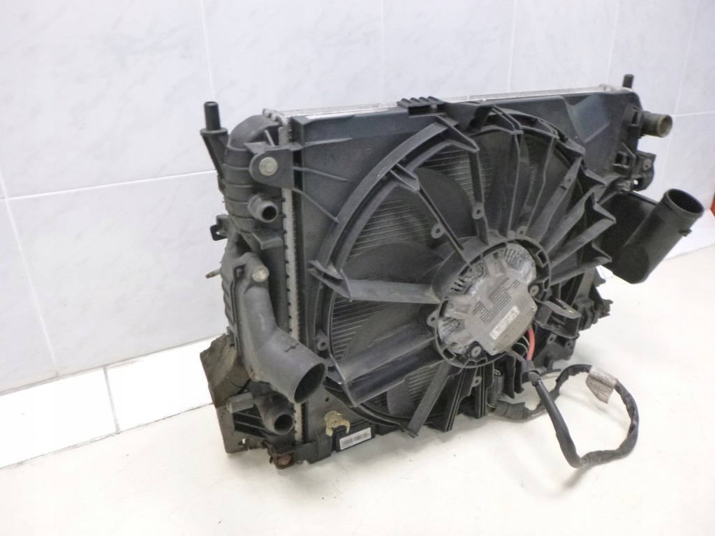 Jaguar xf x250 3.0 d комплект  радиатор вентилятор Киев
