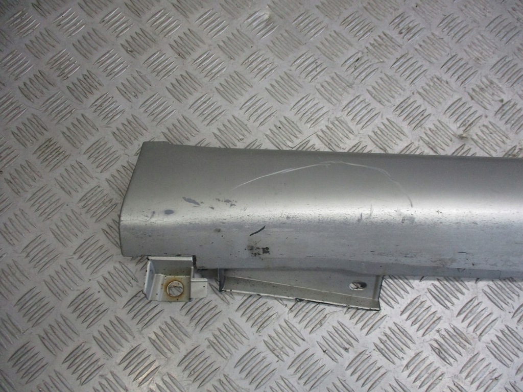 фото №6, Молдинг порог правая toyota corolla verso