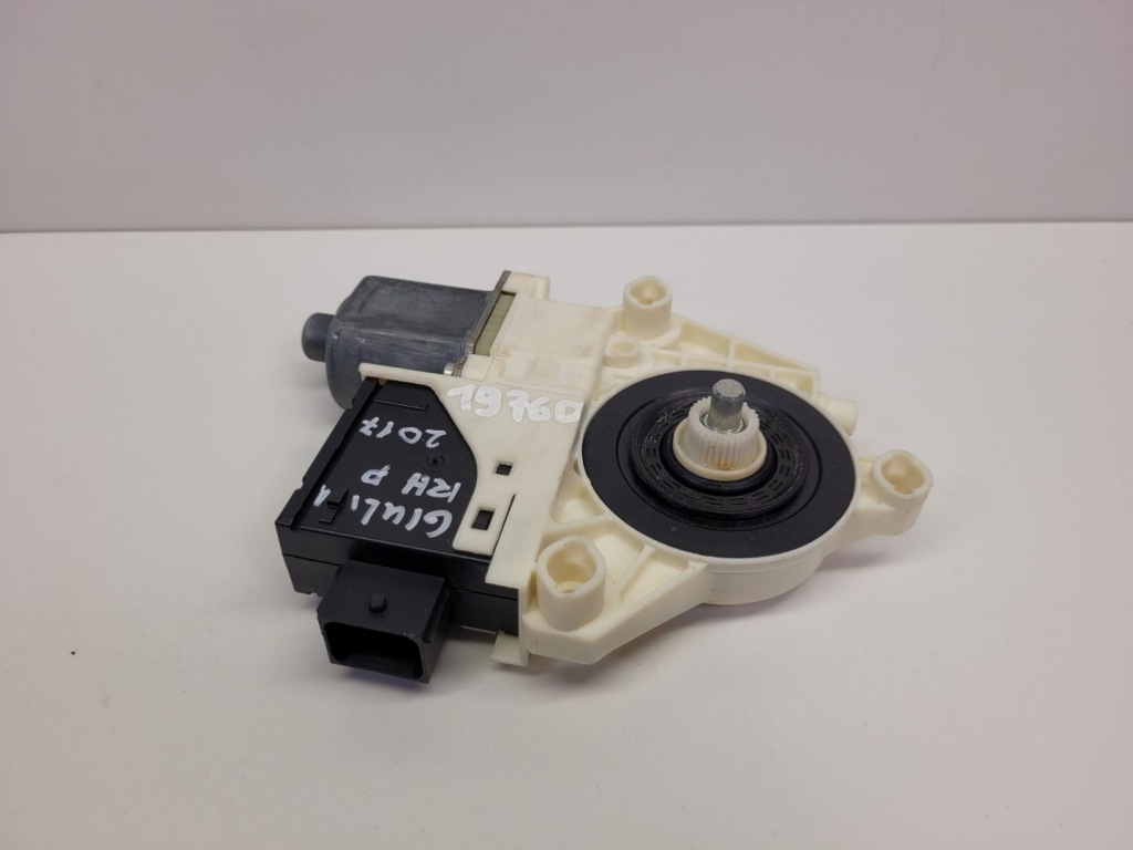 Купить Моторчик стекло перед правая сторона alfa romeo giulia 2 2017 c59649-102