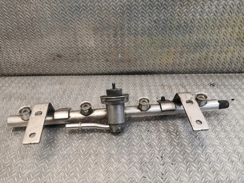 фото №1, Молдинг впрыскная mini cabrio r52 1521393 1.6l бензиновый 125kw 2006