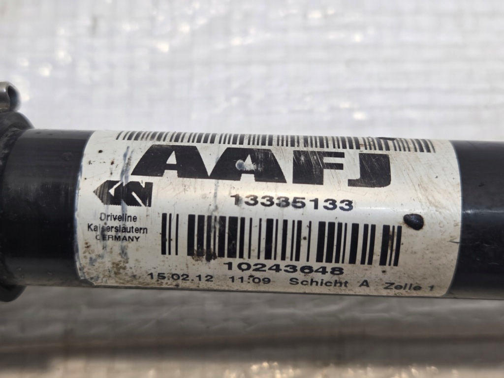Приводной вал левая короткий 1.4t opel astra j iv рестайлинг  13335133 aafj в Украине