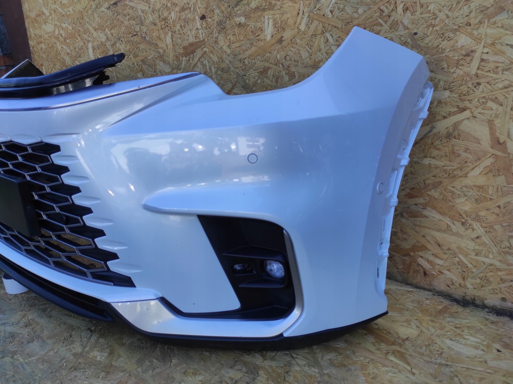 Бампер передний lexus lbx 6pdc 2ym с Разборки