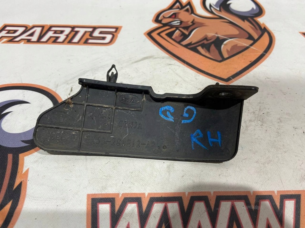 Купить Брызговик правый задняя jaguar x761 ex53-280e12-ab