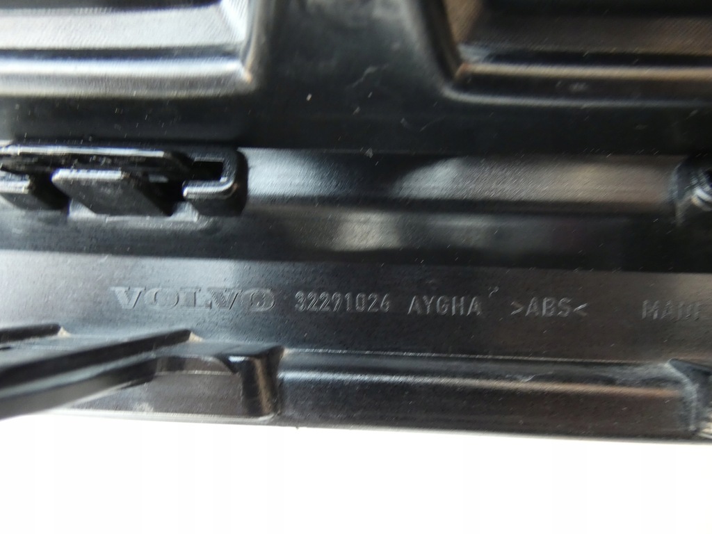 фото №5, Решітка радіатора, решітка радіатора volvo xc-60 r-design радар