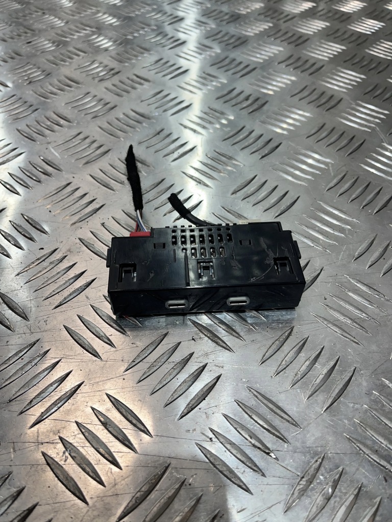 фото №1, Разъём port usb skoda kamiq 19- 657035736
