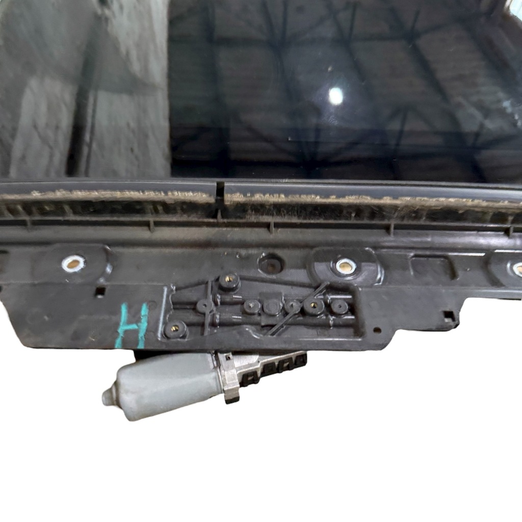 Люк комплектний  opel insignia a 541734139 Доставка