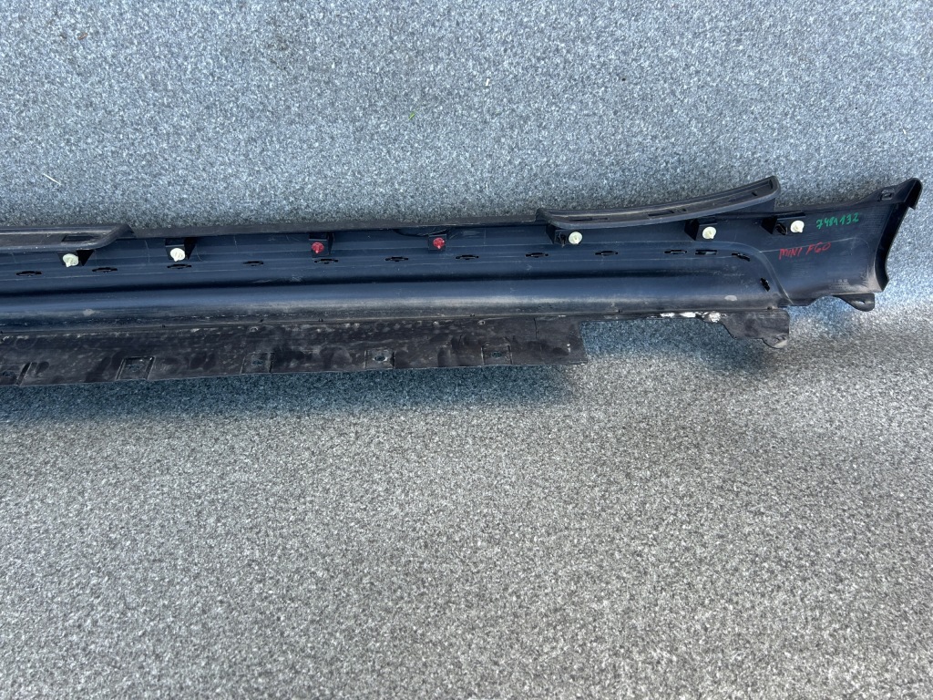 Накладка  порог накладка правая порог mini countryman f60 7481132 с Разборки