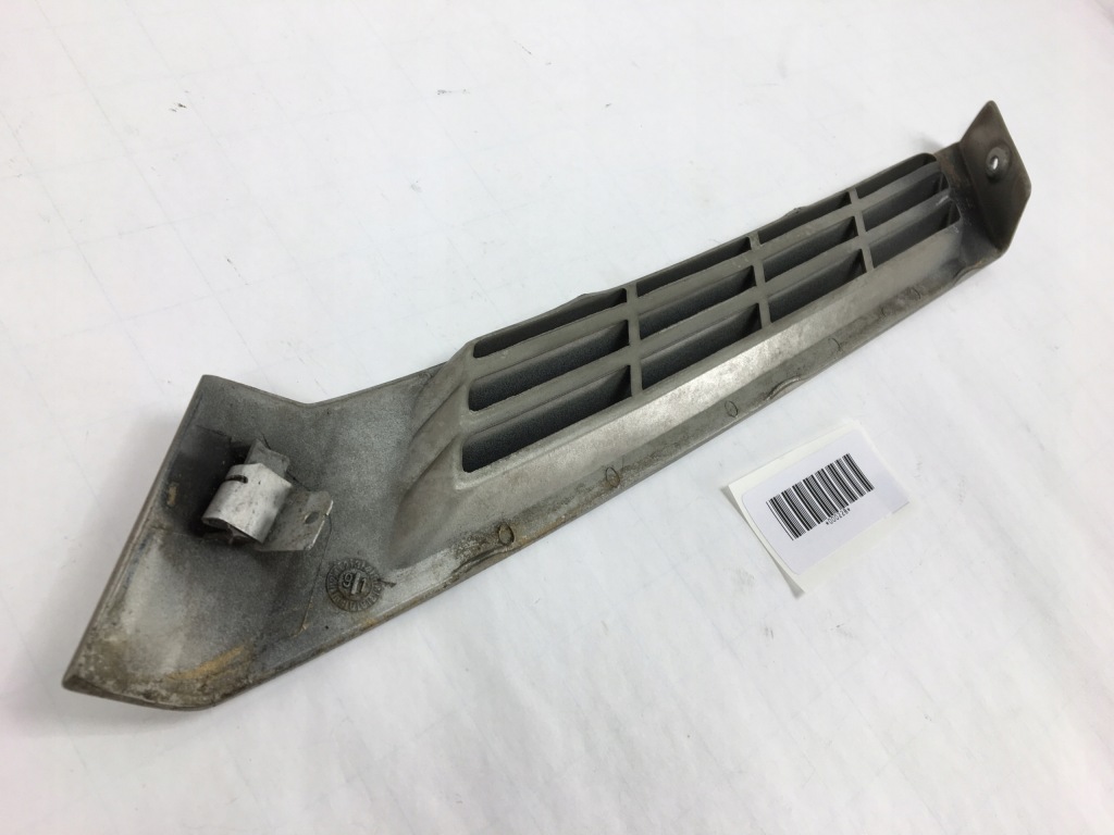 фото №7, Решітка ліва впуск повітря кузов стійка c mercedes w201 190 2016980189