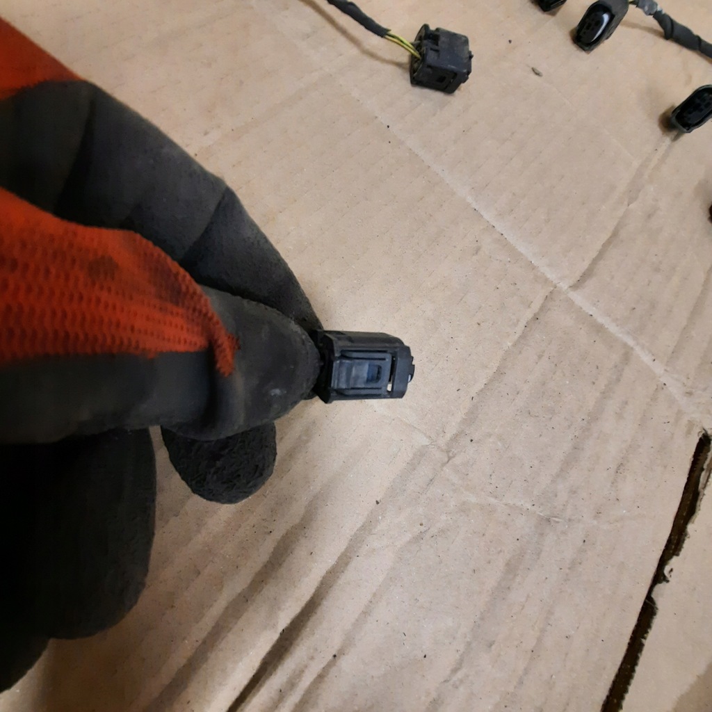 фото №7, Bmw e60 штекер колодка датчика pdc задня