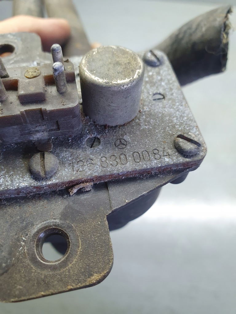 Клапан обігріву mercedes s-klasa w126 оригінальний номер Недорого