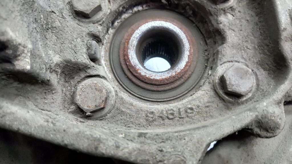 фото №7, Поворотний кулак ліва перед volvo v70 ii lift 05r