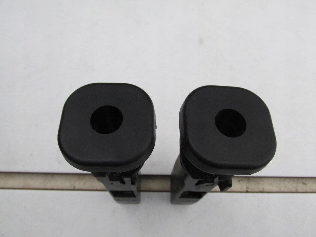 фото №5, Кронштейн крепления подголовник перед kuga c-max mk1