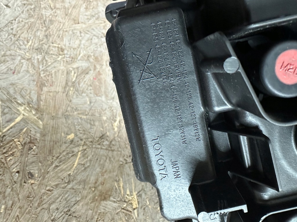 фото №9, Лампа левая передняя toyota bz4x левый перед led