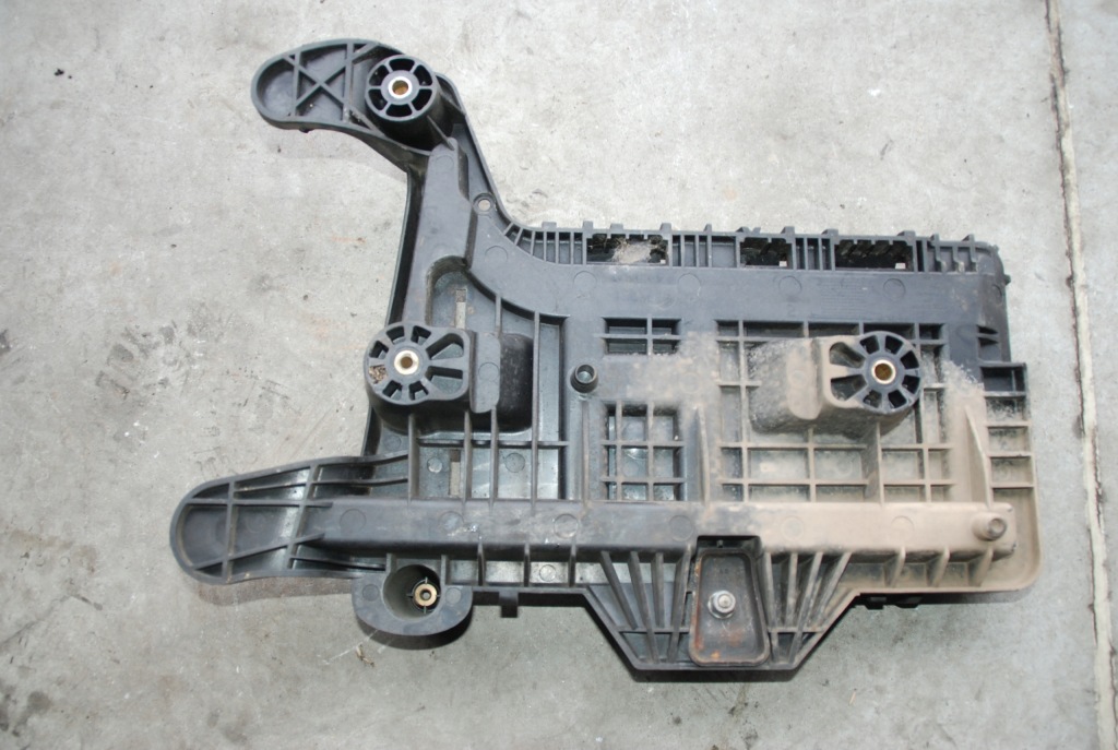 фото №1, Корпус аккумулятор vw tiguan i 2,0 tdi