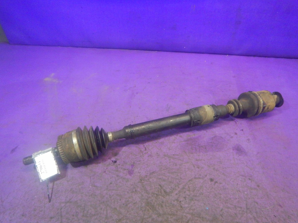 фото №1, Volvo v40 i 00-02 1.8 122km привідний вал права abs