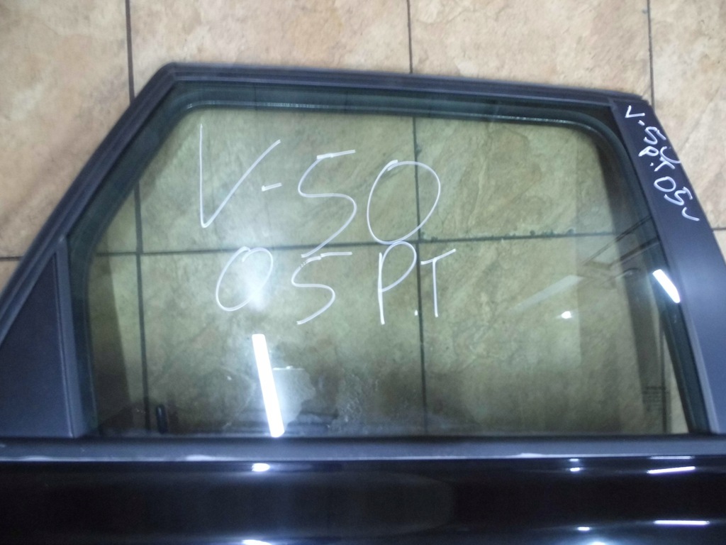 фото №1, Volvo v50 2.0d 05' скло правий задня