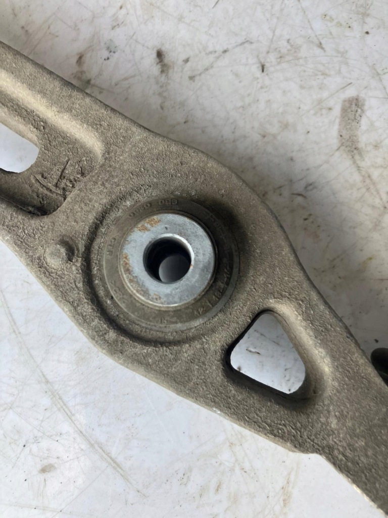 Важіль лівий перед tesla model s awd 1048951-00 нижній Недорого