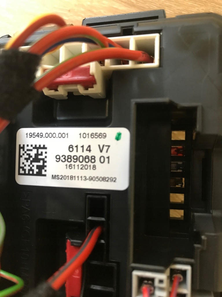 фото №4, Коробка запобіжників bmw 1 f20 lci 9389068