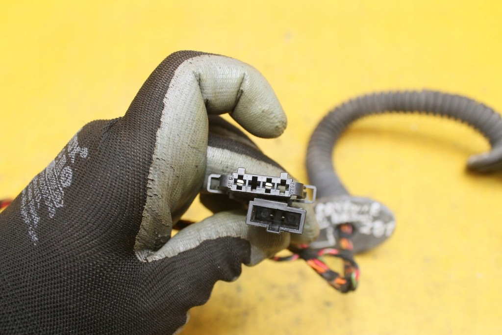 фото №4, Джгут двері лівий задня 7l5971694 cayenne