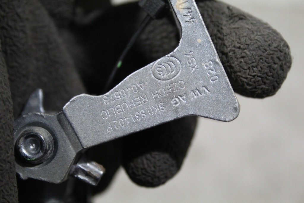 фото №3, Петли дверь правый задняя skoda rapid 5ja 5j