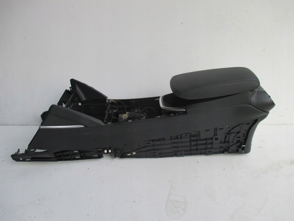 фото №1, Туннель подлокотник alfa romeo stelvio 18r