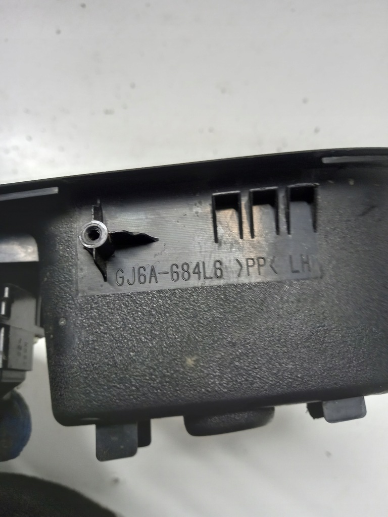 фото №6, Панель переключатель окон зеркал mazda 6 gg gj6a-684l6