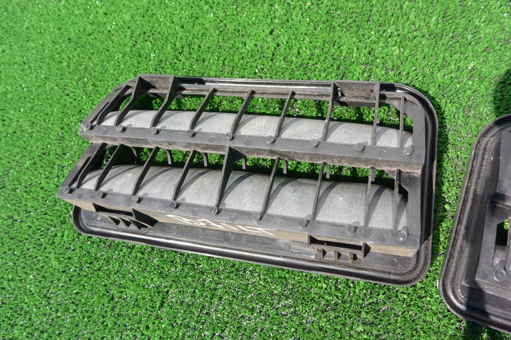 фото №8, Решітка вентиляції багажника vw passat b7 cc kpl