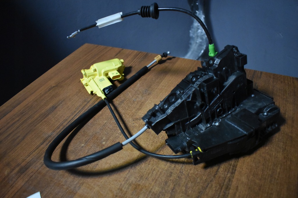 фото №1, Idealny замок доводчик двері задній лівий mercedes w223 1