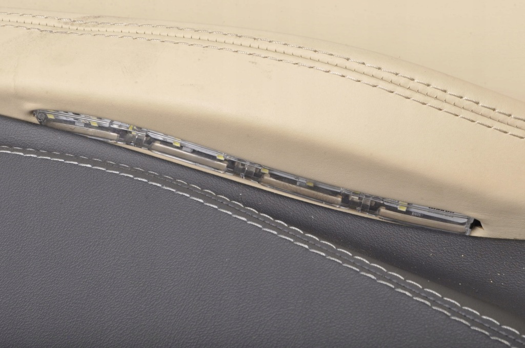 Tesla model s обшивка двері лівий задня Доставка