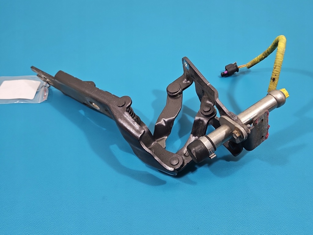 фото №1, Петля капот левый с пиропатрон fiat freemont