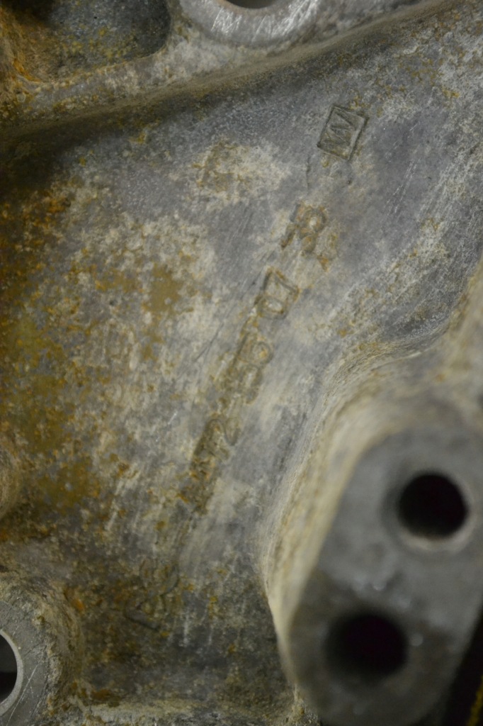 Mercedes actros mp4 кронштейн кронштейн генератора a4721550735 в Украине