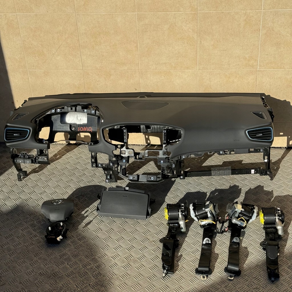 фото №1, Панель приладів комплектна подушка безпеки консоль ремені панель приладів hyundai ioniq 2019 rok