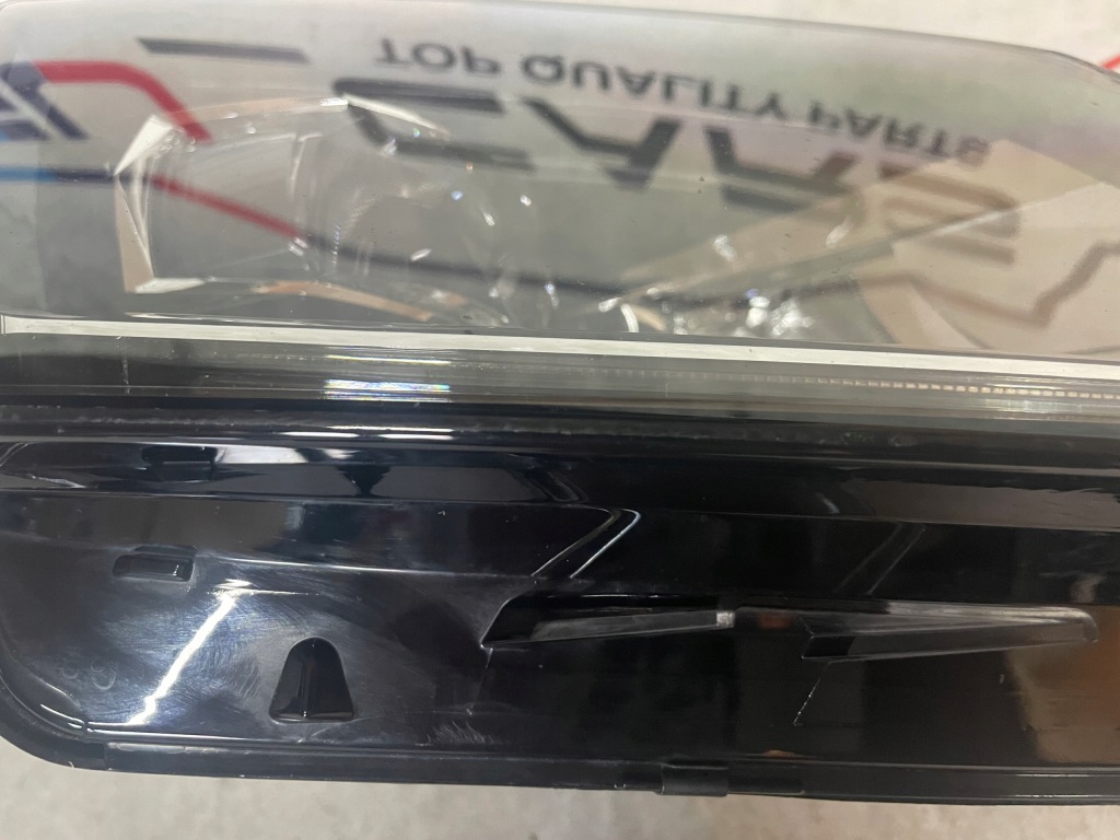 Skoda octavia 3 рестайлінг  фара правий led 2016-2019 рік Зі Шроту