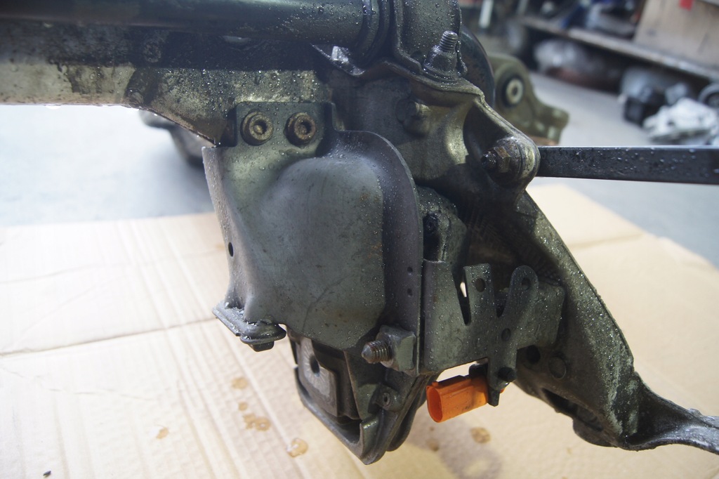 фото №8, Audi оригинальный номер 8t0399315g подрамник подрамник балка подрамник