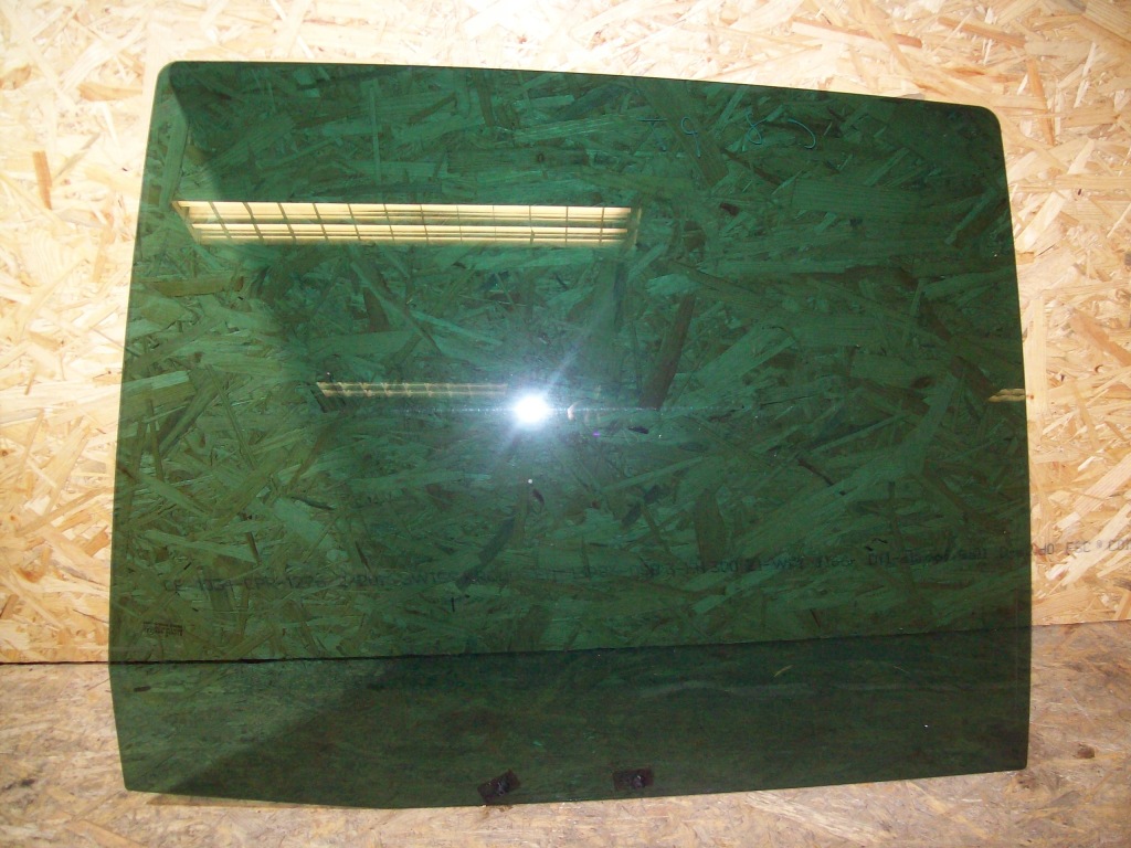 Купити Citroen c8 2,0 16v 2004 скло двері задній