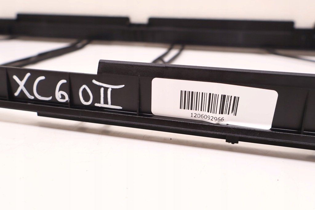 фото №9, Volvo xc60 ii 2.0 t4 кронштейн захист радіатора 31410894