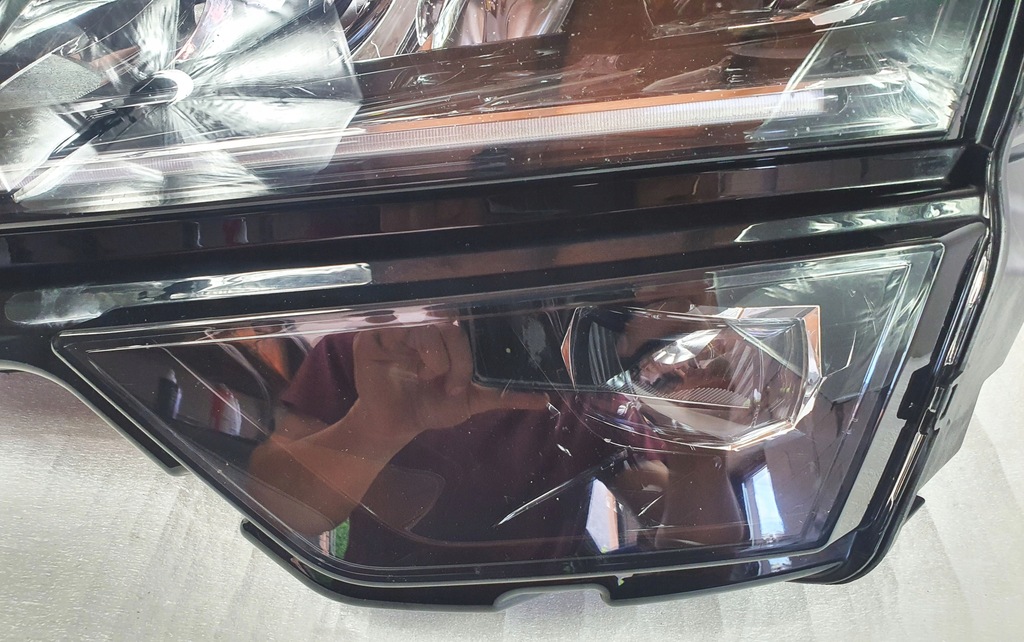 фото №9, Левая лампа перед skoda karoq full led 57b europa !