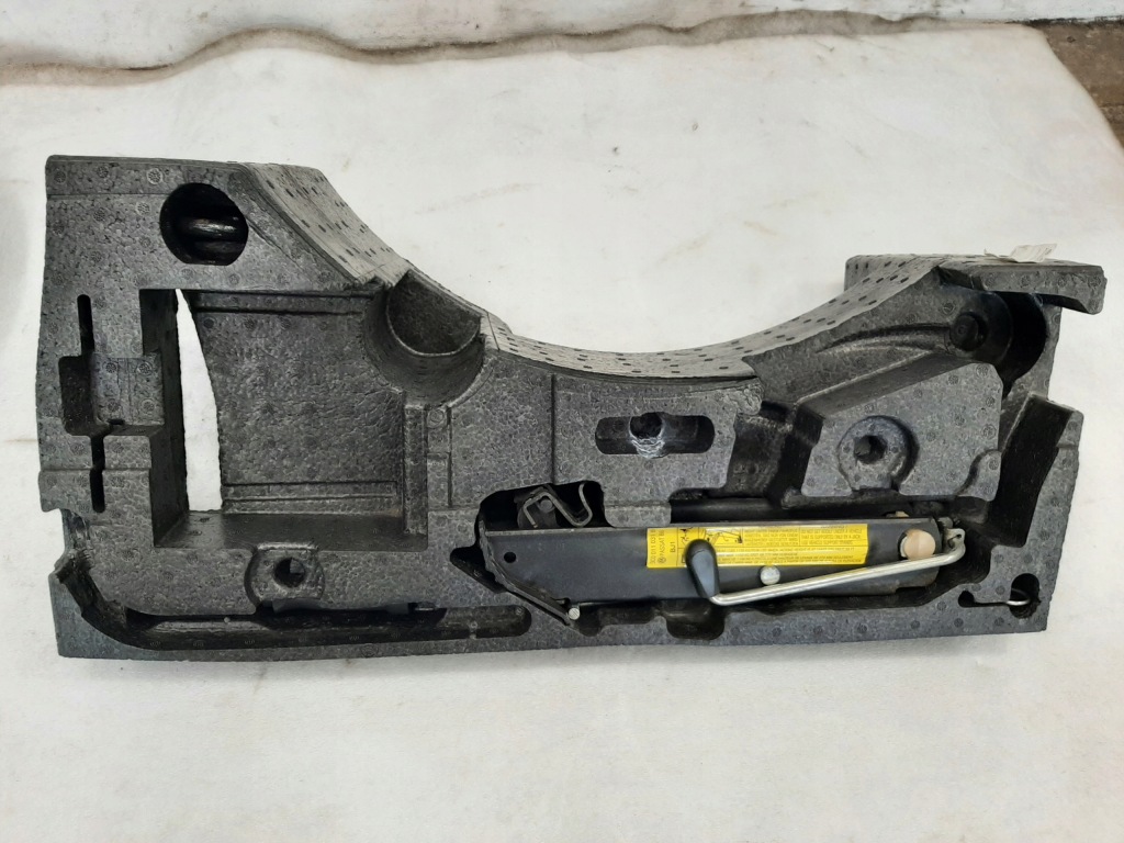 фото №2, Вкладыш vw passat b6 b7 3c5012115d домкрат