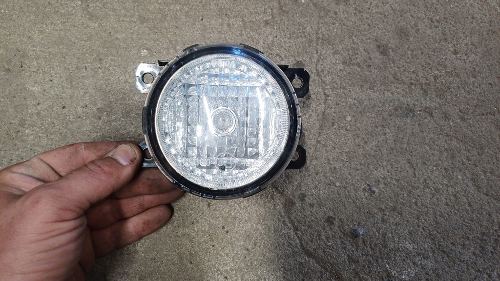 фото №1, Mitsubishi space star ii противотуманная фара 8324a014