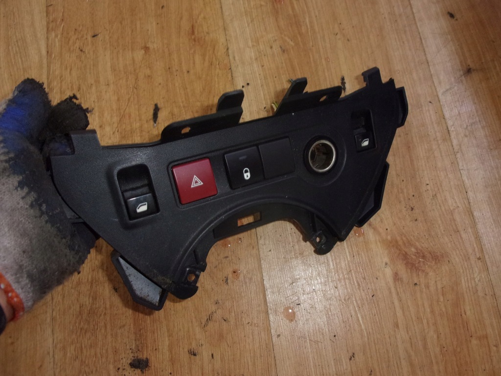 фото №1, Citroen berlingo iii панель средний переключатели