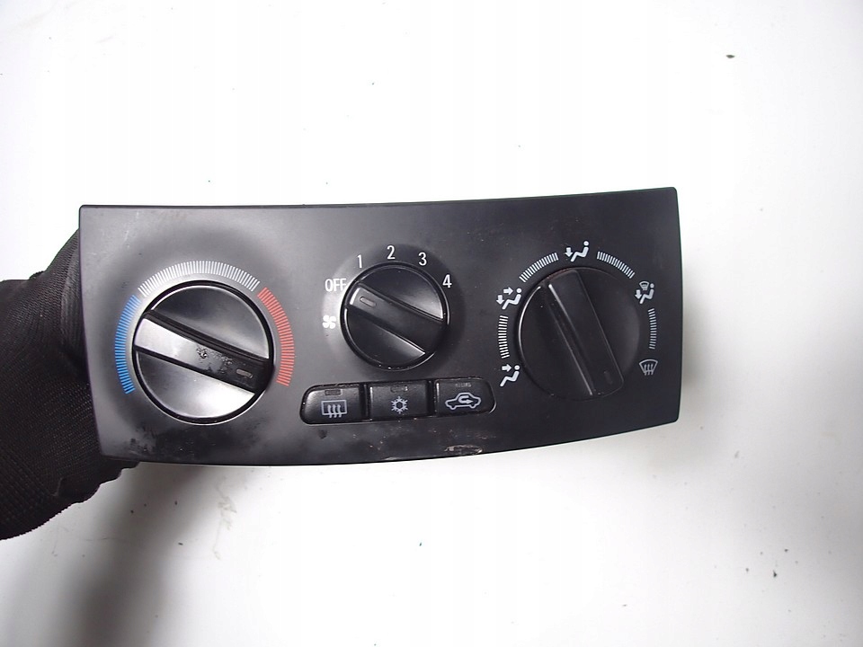фото №1, Панель управление обдув mitsubishi space star 04r