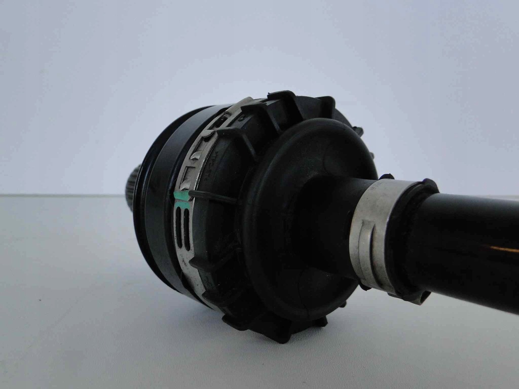 фото №8, Mercedes cla 118 привідний вал задня ліва półośka 4matic