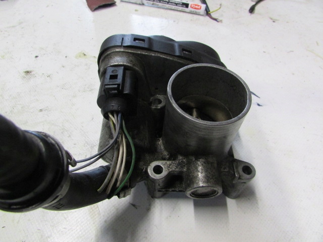 фото №1, Дроссельная заслонка vw passat b5 1,6