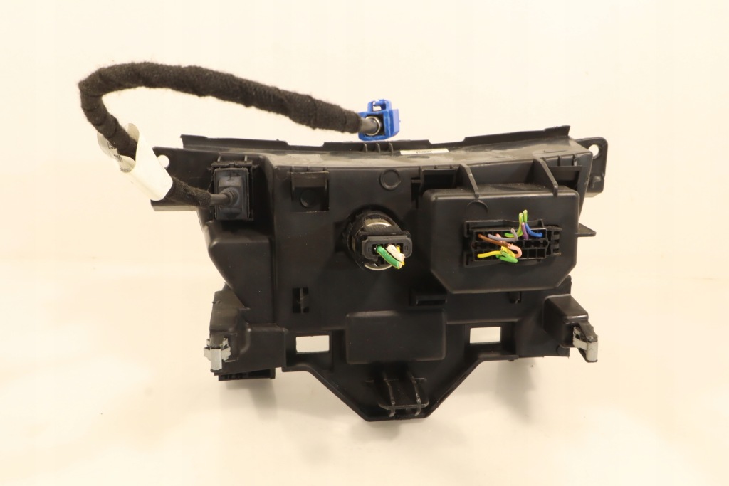 Купить Разъём 12v usb peugeot 308 ii lift 1.5bluehdi