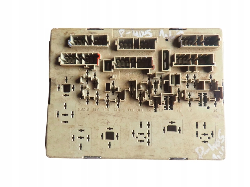 фото №1, Коробка предохранителей peugeot 405 1.6 бензин 1987-1996 rok