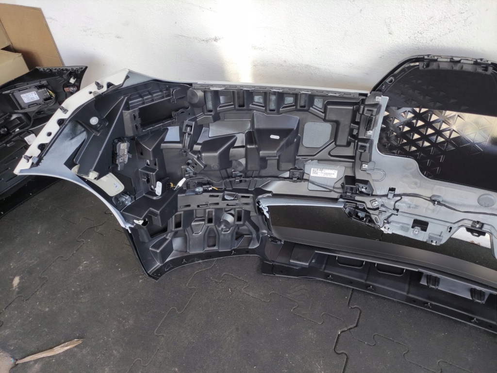 фото №11, Бампер перед передній bmw ix i20 колір a300 usa